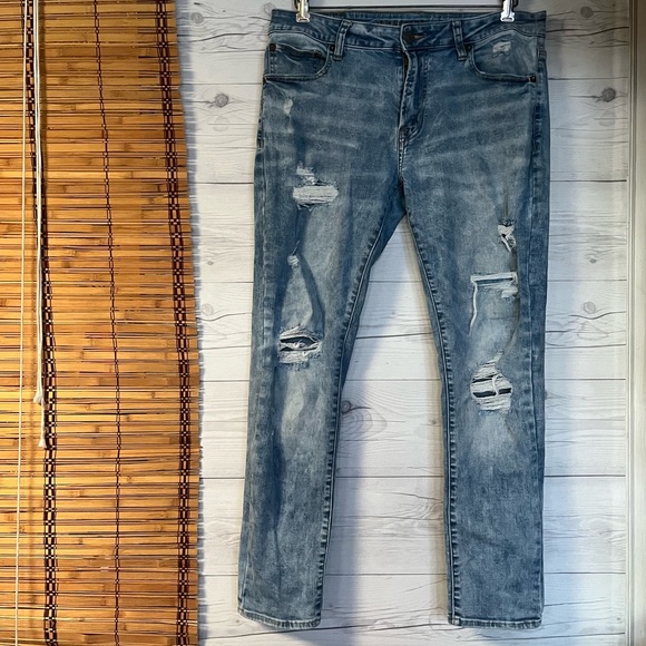 American Eagle Next Level Flex Skinny Jeans Light Wash Distressed Size 33 x 30 - Picture 1 of 5